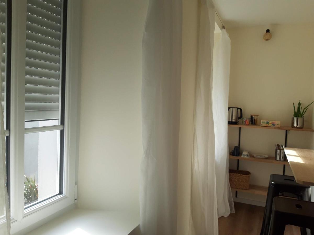 Agreables Chambres Independantes - Coutances Centre Экстерьер фото