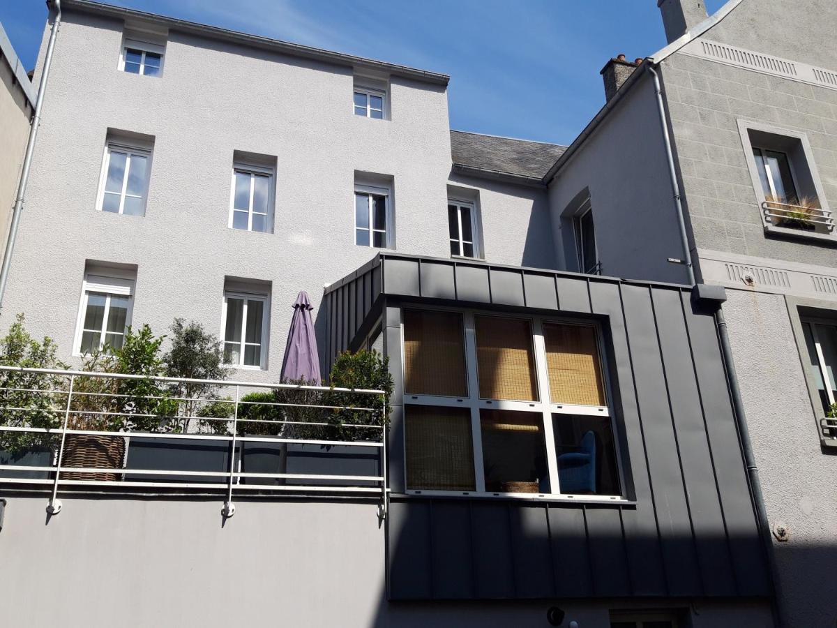 Agreables Chambres Independantes - Coutances Centre Экстерьер фото
