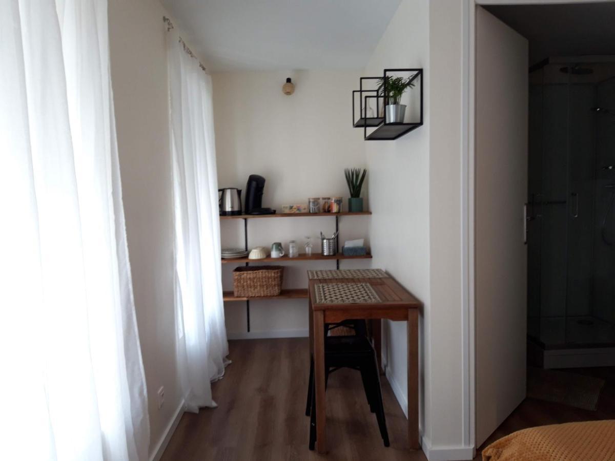Agreables Chambres Independantes - Coutances Centre Экстерьер фото