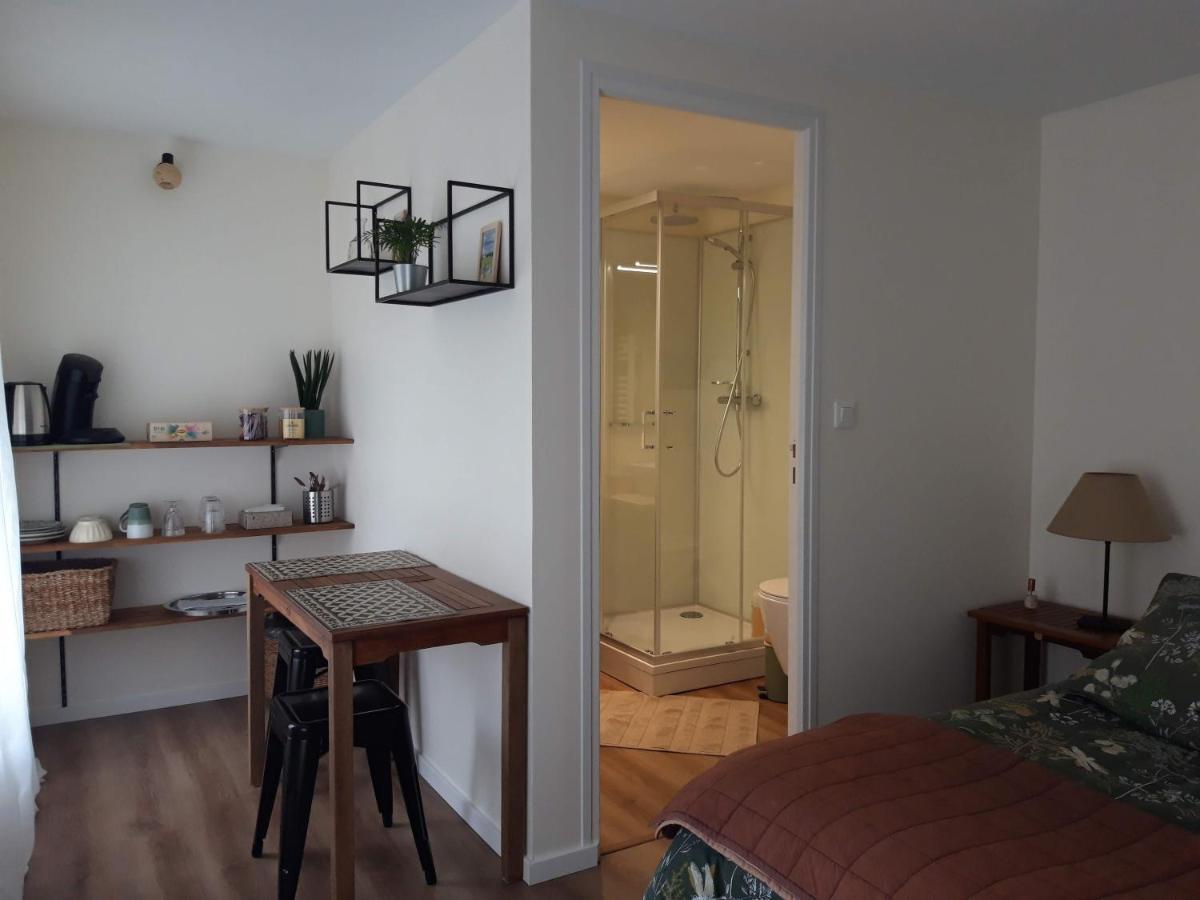 Agreables Chambres Independantes - Coutances Centre Экстерьер фото